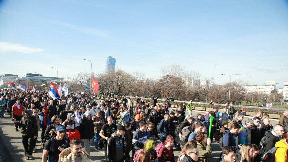 Studenti iz Beograda krenuli za Novi Sad