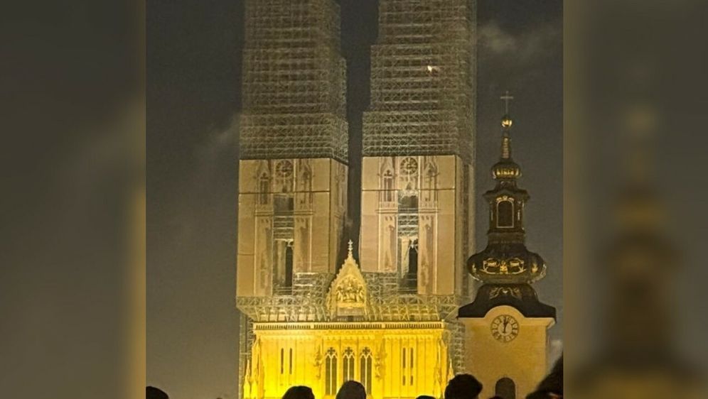 Lampion na Zagrebačkoj katedrali 1