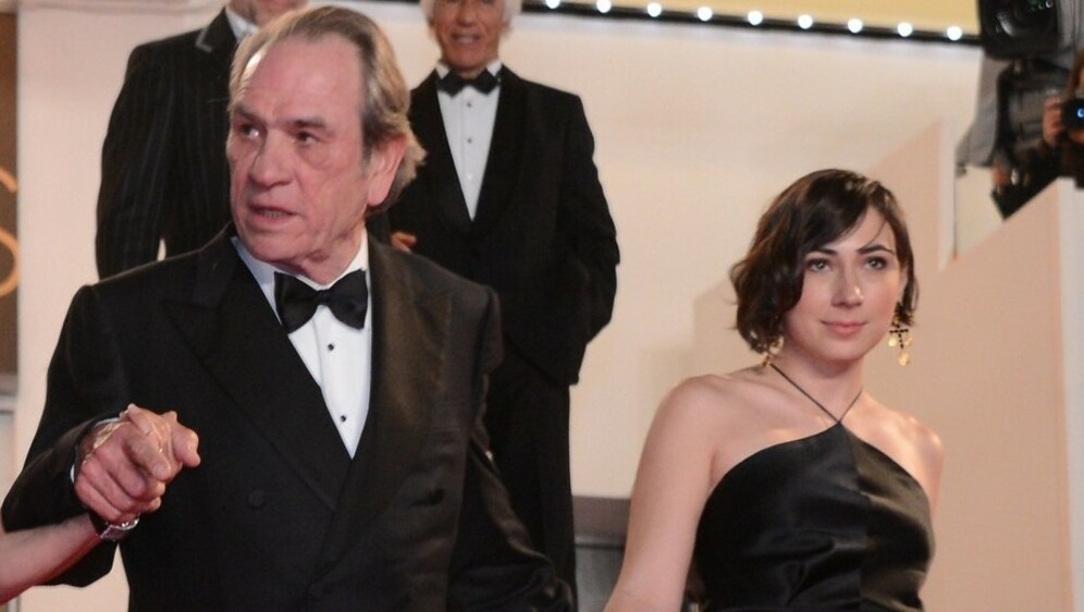 Tommy Lee Jones, Victoria Jones
