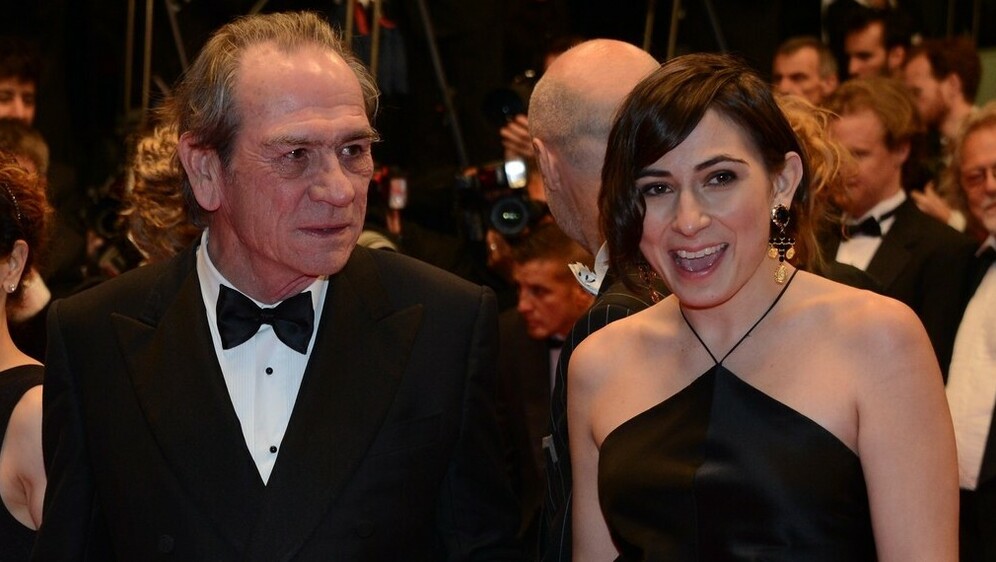 Tommy Lee Jones, Victoria Jones