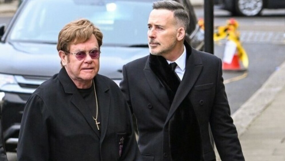 Elton John sa suprugom