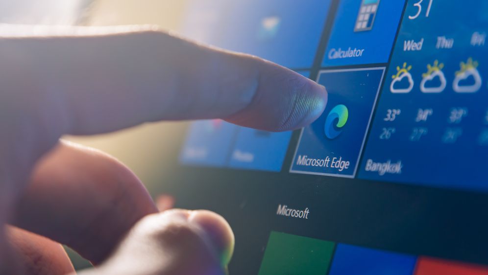 Laptop s Windowsima, ilustracija