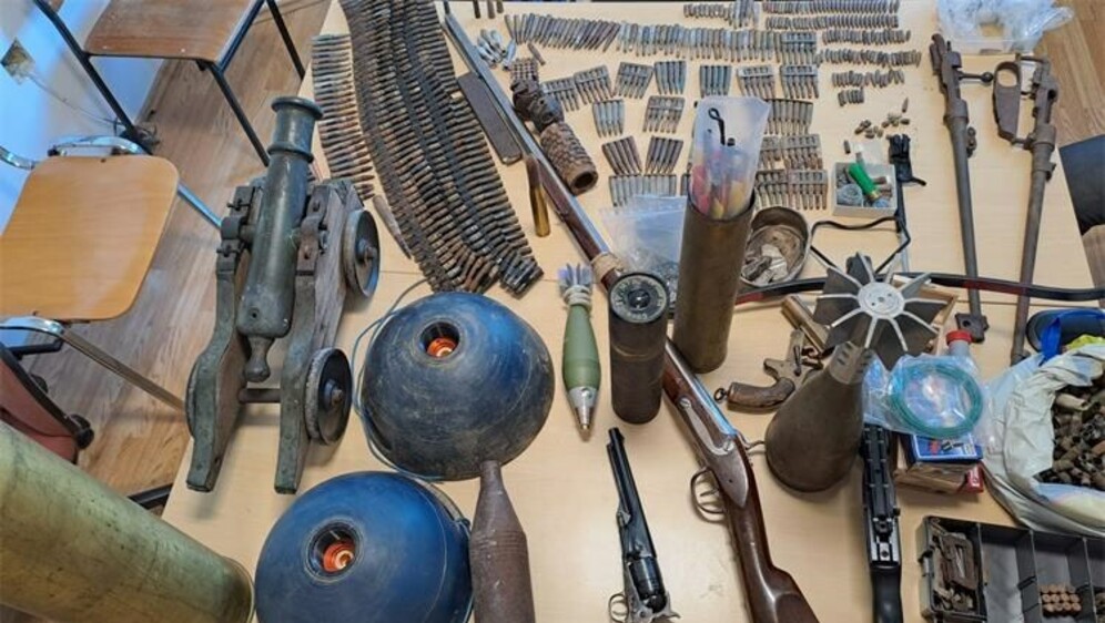 Pronađena veća količina oružja, streljiva i pirotehničkih sredstava u Splitu - 2