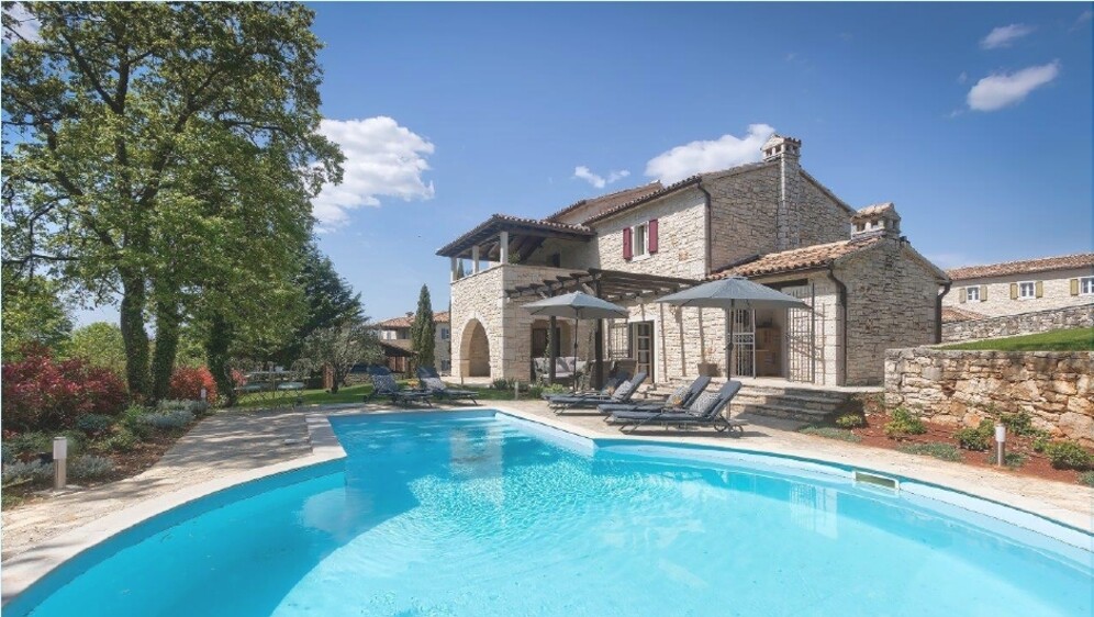 Villa Barbarela, Muntrilj