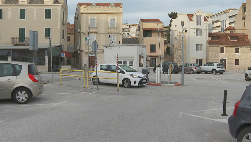 Parking u Splitu - 1