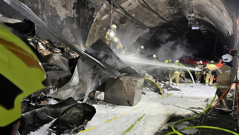 Požar kamiona u tunelu u Austriji - 6