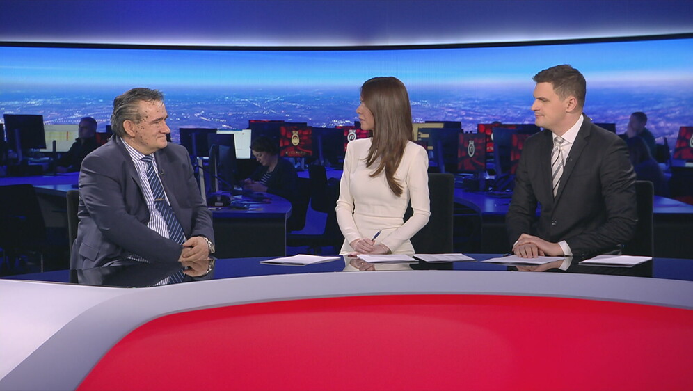 Ivica Mandić i voditelji Dnevnika Nove TV