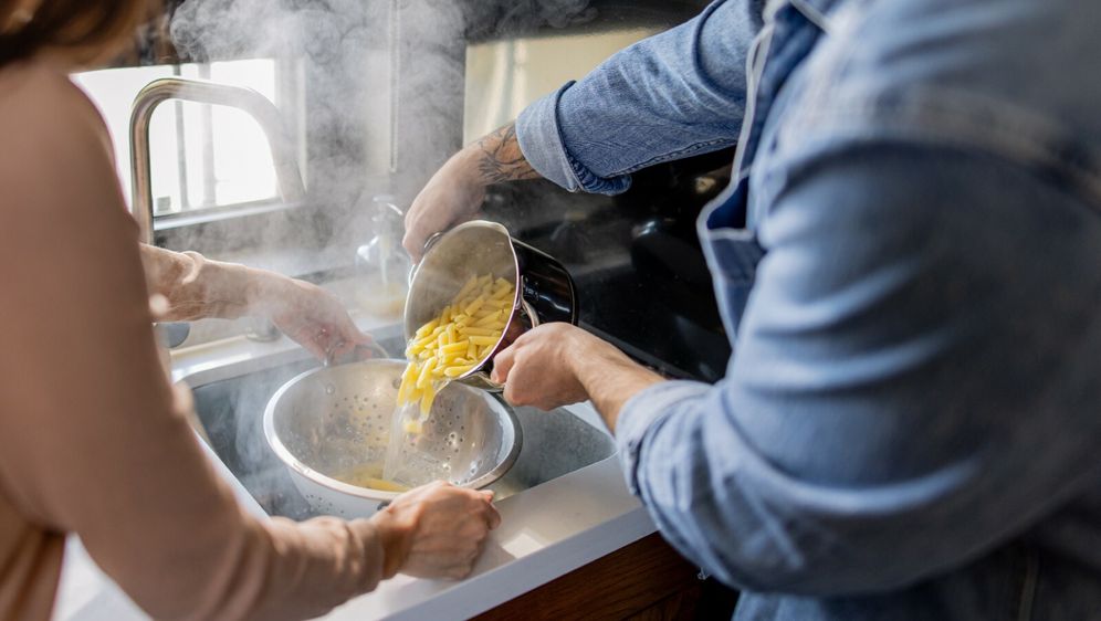 Ne izlijevajte kipuću vodu u sudoper