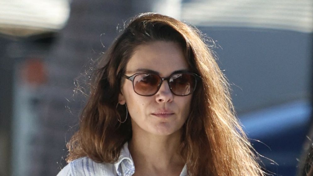 Mila Kunis u opuštenom modnom izdanju - 5