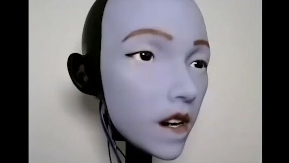 Robot Emo