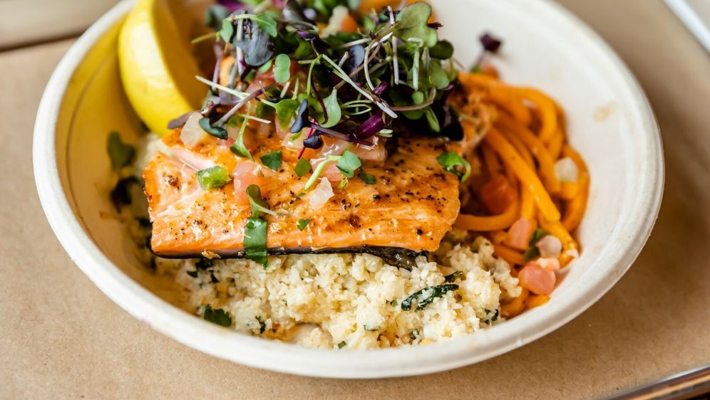 Masna riba poput lososa i batat dobri su izvori vitamina A