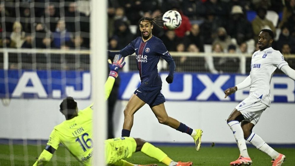 Bradley Barcola zabio Auxerreu