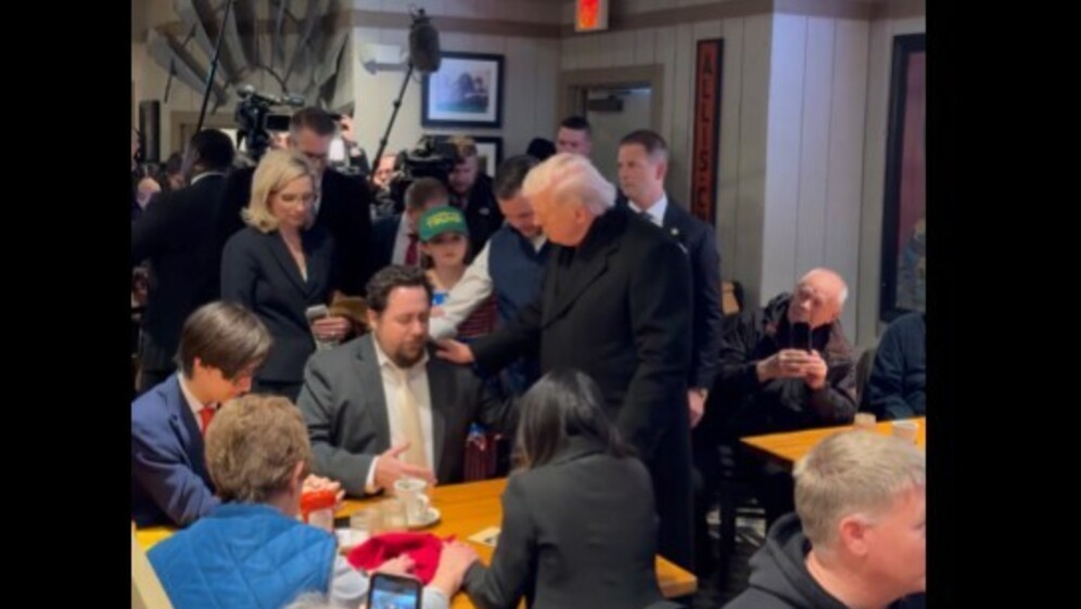 Donald Trump u restoranu u Iowi