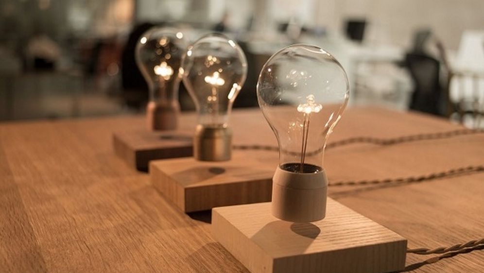 Flyte: Levitirajuća stolna lampa kao revolucija rasvjete