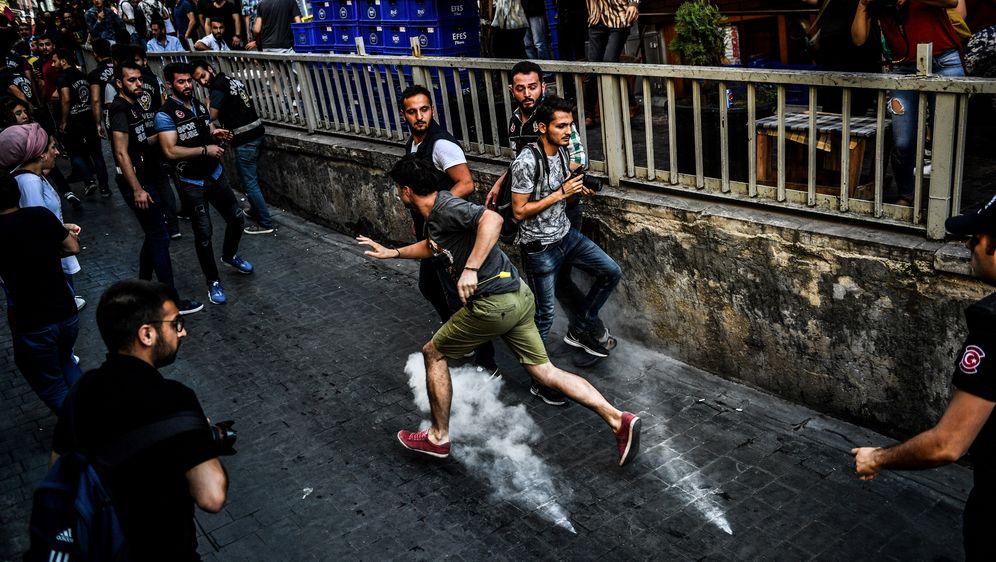Prosvjed u Turskoj (Foto: AFP)