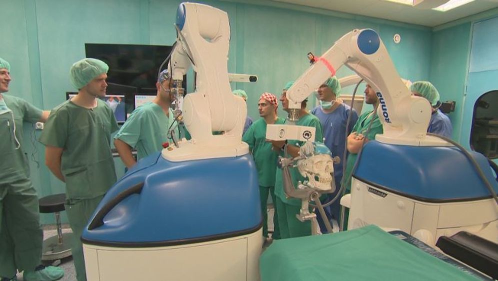 Ronna - robot za neurokirurške operacije (Foto: Dnevnik.hr) - 1