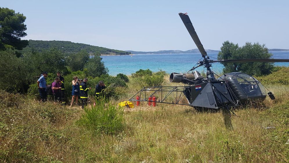 Helikopter prisilno sletio na Zlarin (Foto: Pavle Branica) - 8