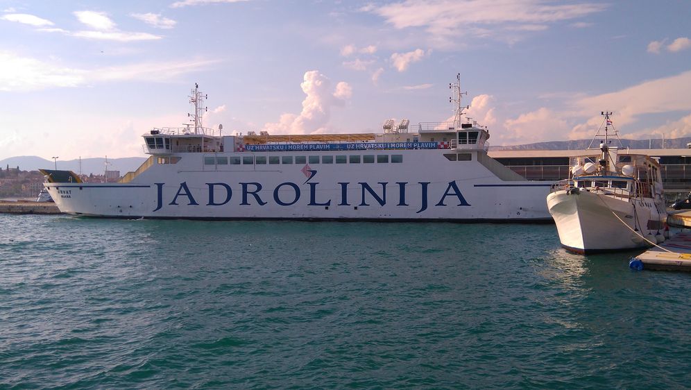 Poruke podrške Vatrenima na brodovima Jadrolinije (Foto: Jadrolinija) - 5