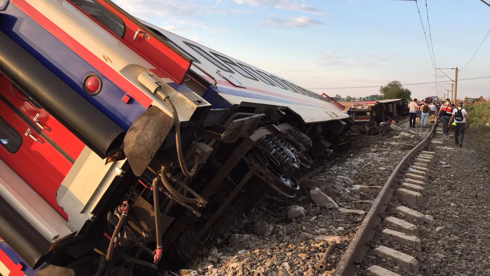 U željezničkoj nesreći u Turskoj 24 poginulih (Foto: AFP)