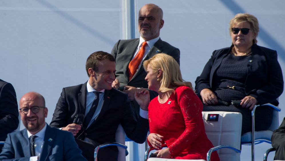 Emmanuel Macron i Kolinda Grabar-Kitarović (Foto: AFP)