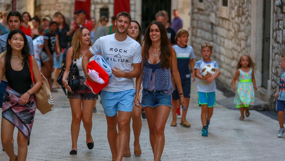 Andrej Kramarić s djevojkom (FOTO: Matija Habljak/PIXSELL)