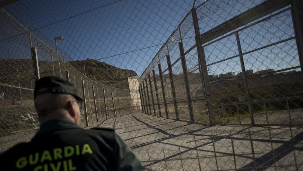 Civilna zaštita kod Ceute (Foto: AFP)