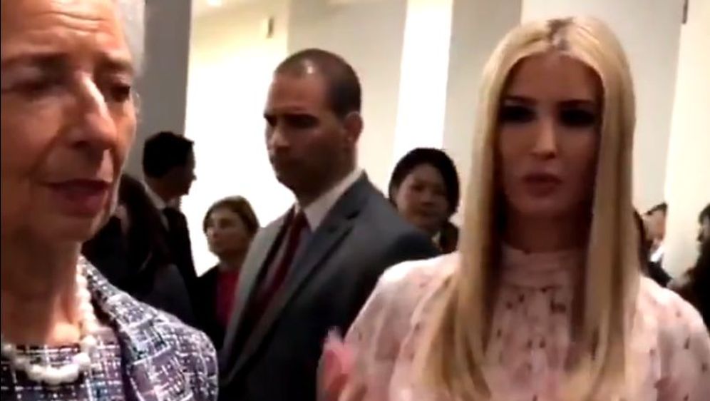 Nepoželjna Ivanka (Foto: Twitter)