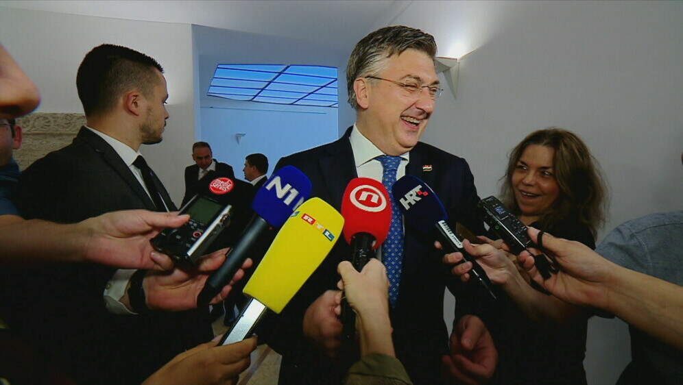 Raspoloženi premijer Plenković - 3