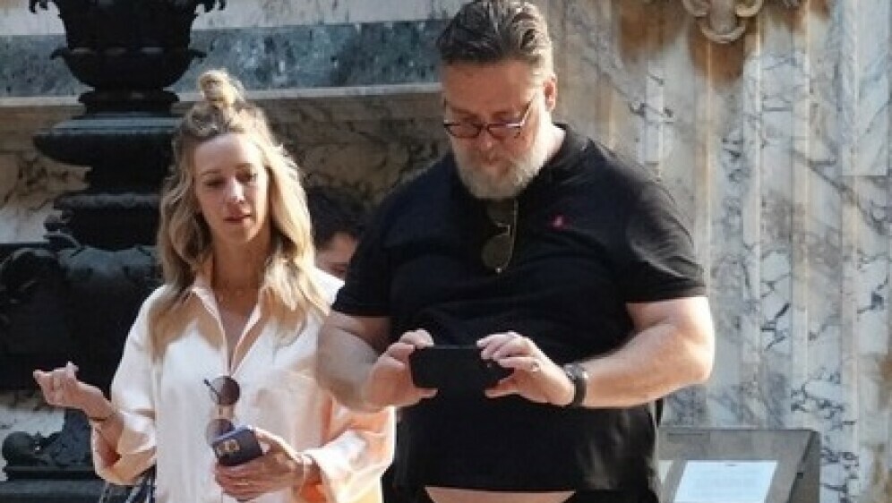 Russell Crowe i Britney Theriot