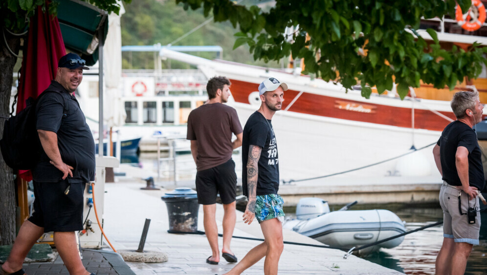 Marcelo Brozović s obitelji i prijateljima na ljetovanju u Skradinu - 14