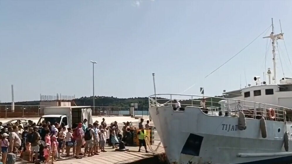 Žal za voljenim brodom - 1