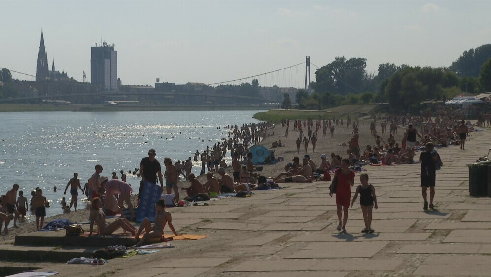 Ljeto na kopnenoj plaži