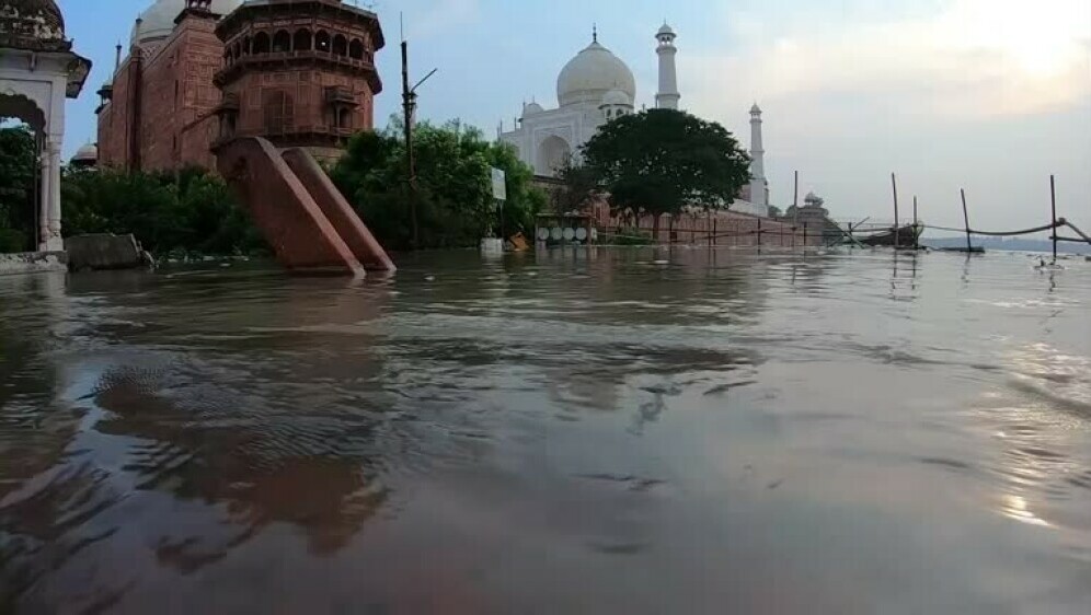 Poplava došla do zidova Taj Mahala