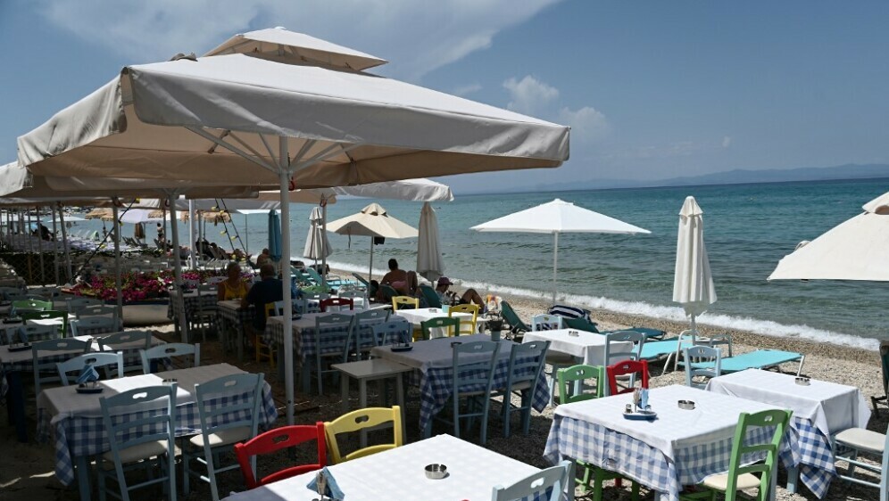 Grčka pokušava obuzdati kaos na plažama - 3