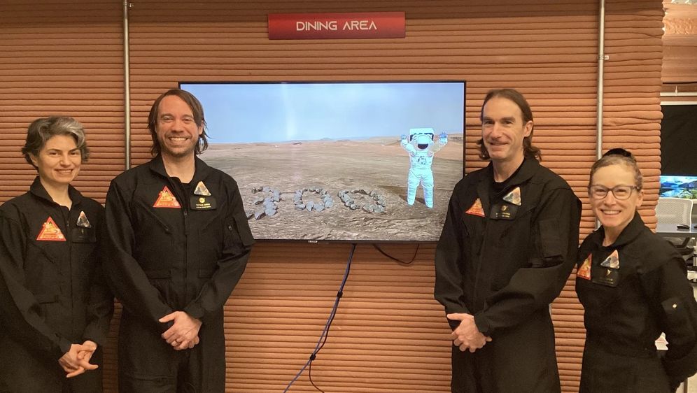 Anca Selariu, Nathan Jones, Ross Brockwell, Kelly Haston