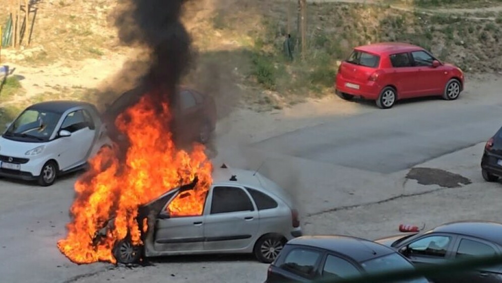 Zapalio se automobil