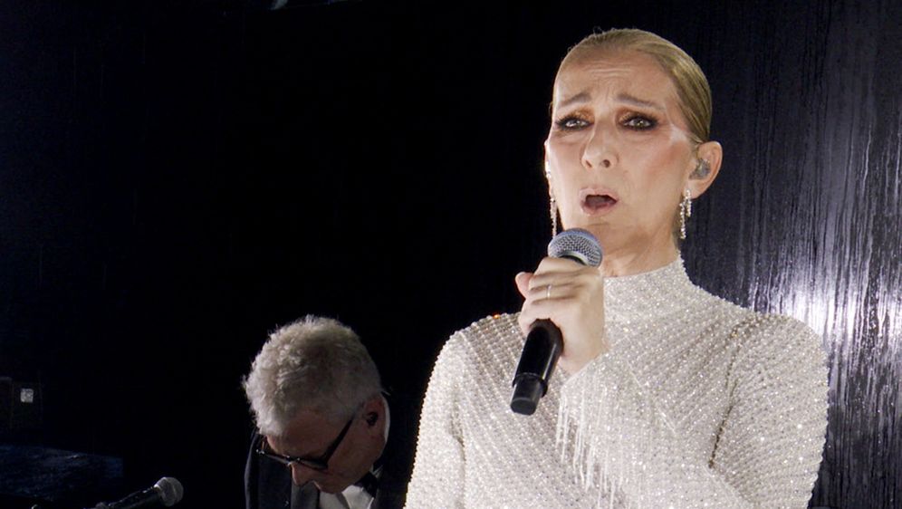 Celine Dion na otvorenju Olimpijskih igara u Parizu - 1