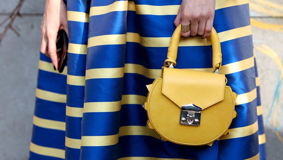 Spoj plave i žute boje u street style izdanju s Tjedna mode