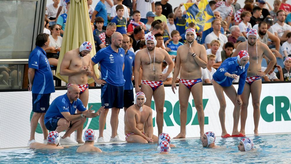 Izbornik Ivica Tucak s hrvatskim vaterpolskim reprezentativcima