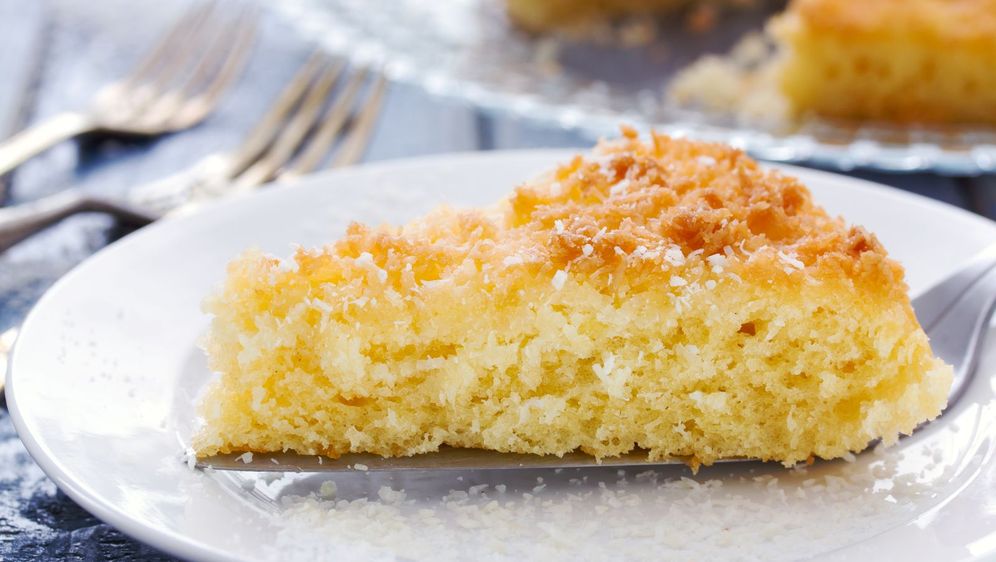 Kolač od ananasa i kokosa