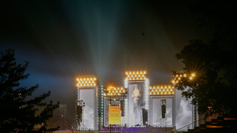 Proba svjetlosnih efekata za Thompsonov koncert