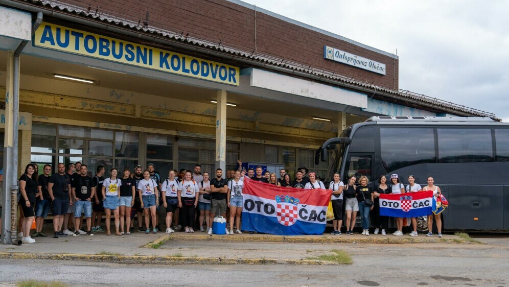 Autobusi iz Otočca krenuli za Zagreb