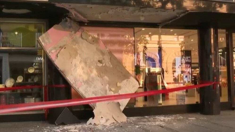 Pao dio nadstrešnice u Beogradu