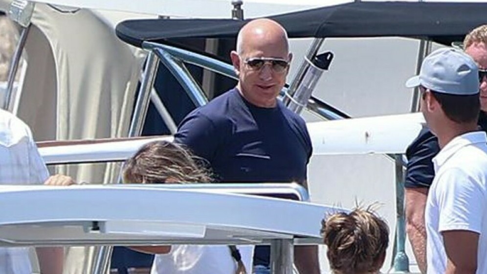 Jeff Bezos napustio Hrvatsku - 2