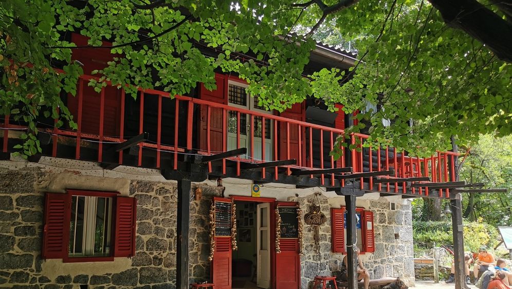 Planinarski dom Paklenica