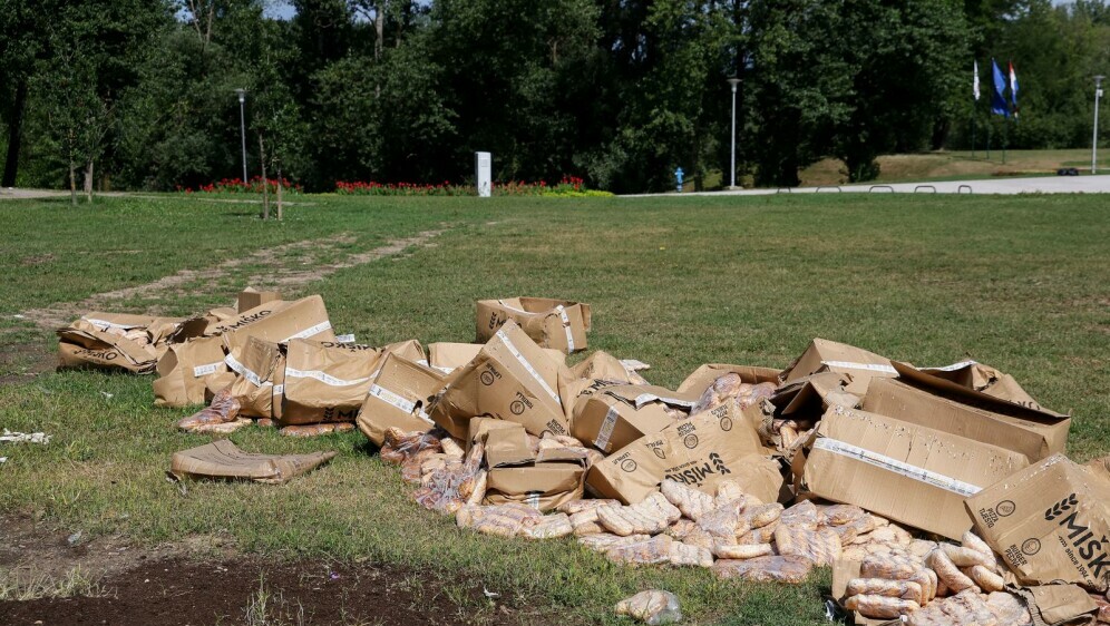 Sendviči razbacani na Bundeku - 5