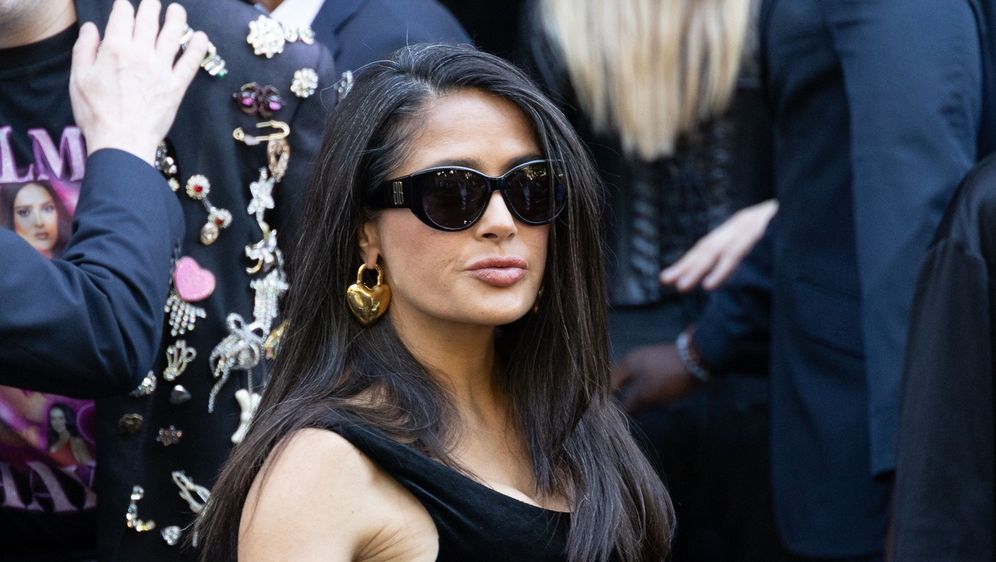 Salma Hayek na Balenciaginoj reviji u Parizu