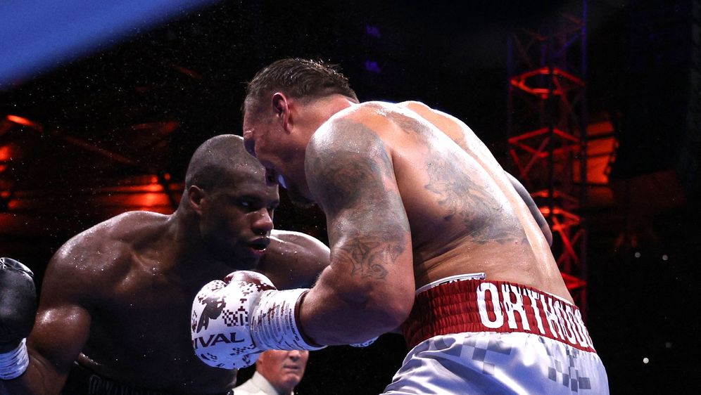 Usik nokautira Duboisa