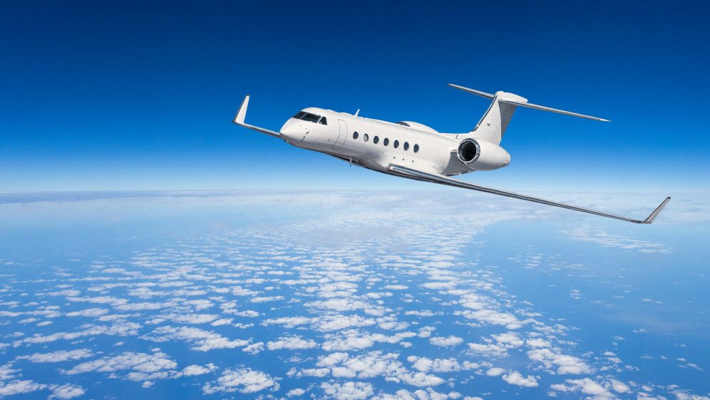 Kako se piše: čarter let ili čarter-let