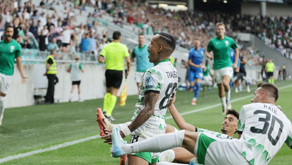 Slavlje igrača i navijača Olimpije